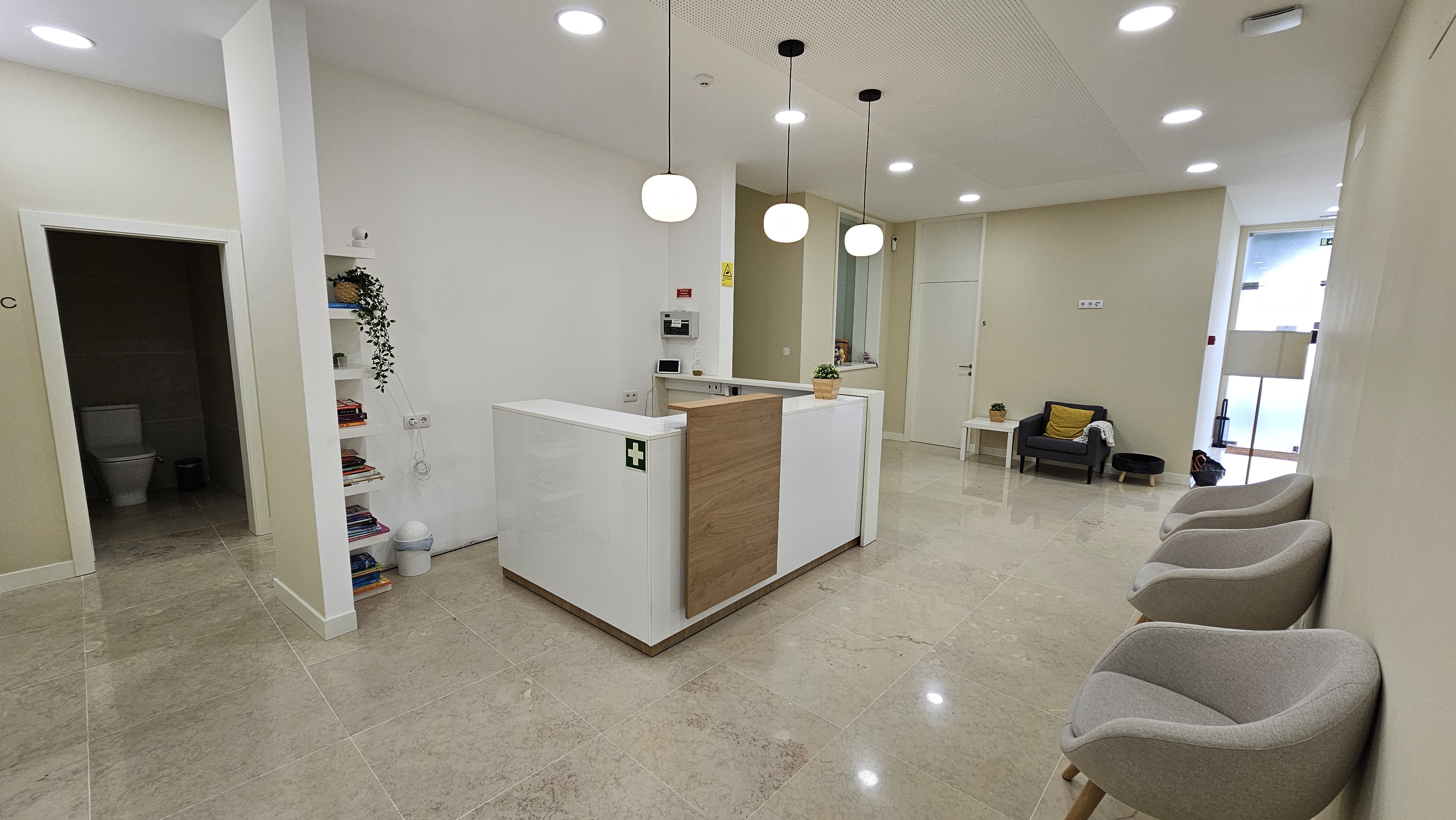 Balcão de recepção da Clínica Santa Susana